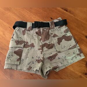 TNA beige camo cargo shorts